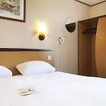 Campanile & Restaurant Hotell 3*
