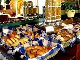 Campanile & Restaurant 3*