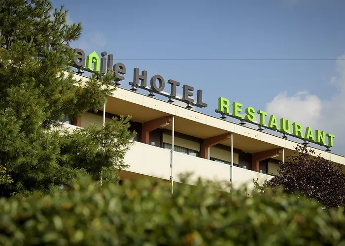 Campanile & Restaurant 3*