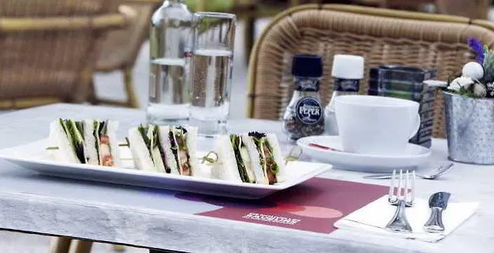 Ξενοδοχείο Campanile & Restaurant 3*