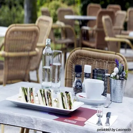 Campanile & Restaurant Hotel