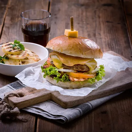 Отель Campanile & Restaurant 3*