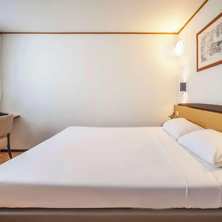 Campanile & Restaurant 3* Влардинген