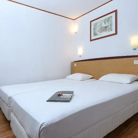 Отель Campanile & Restaurant 3*