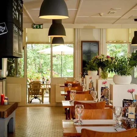 Campanile & Restaurant 3*
