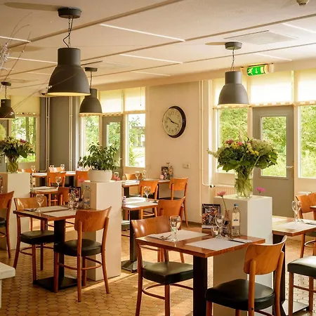 Campanile & Restaurant 3*