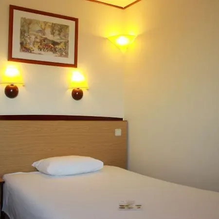 Campanile & Restaurant 3*